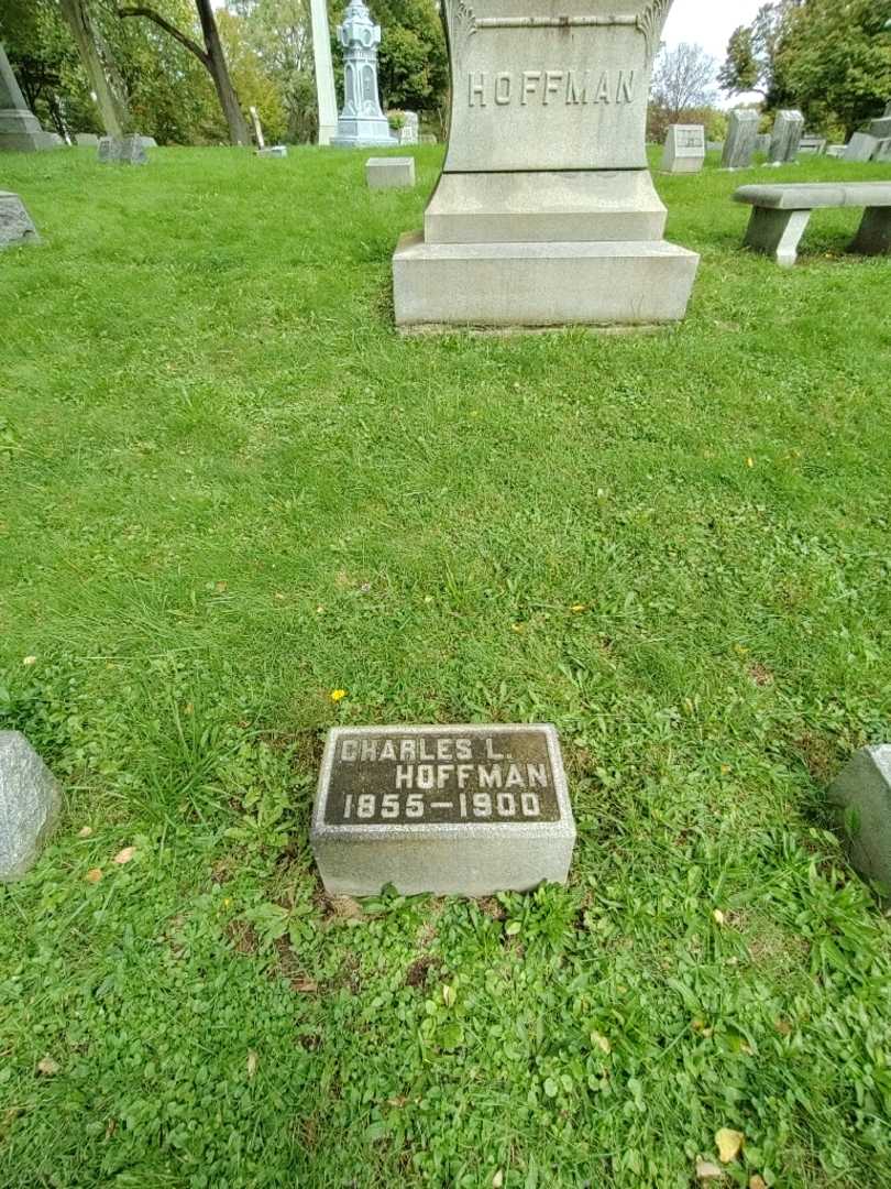 Charles L. Hoffman's grave. Photo 1