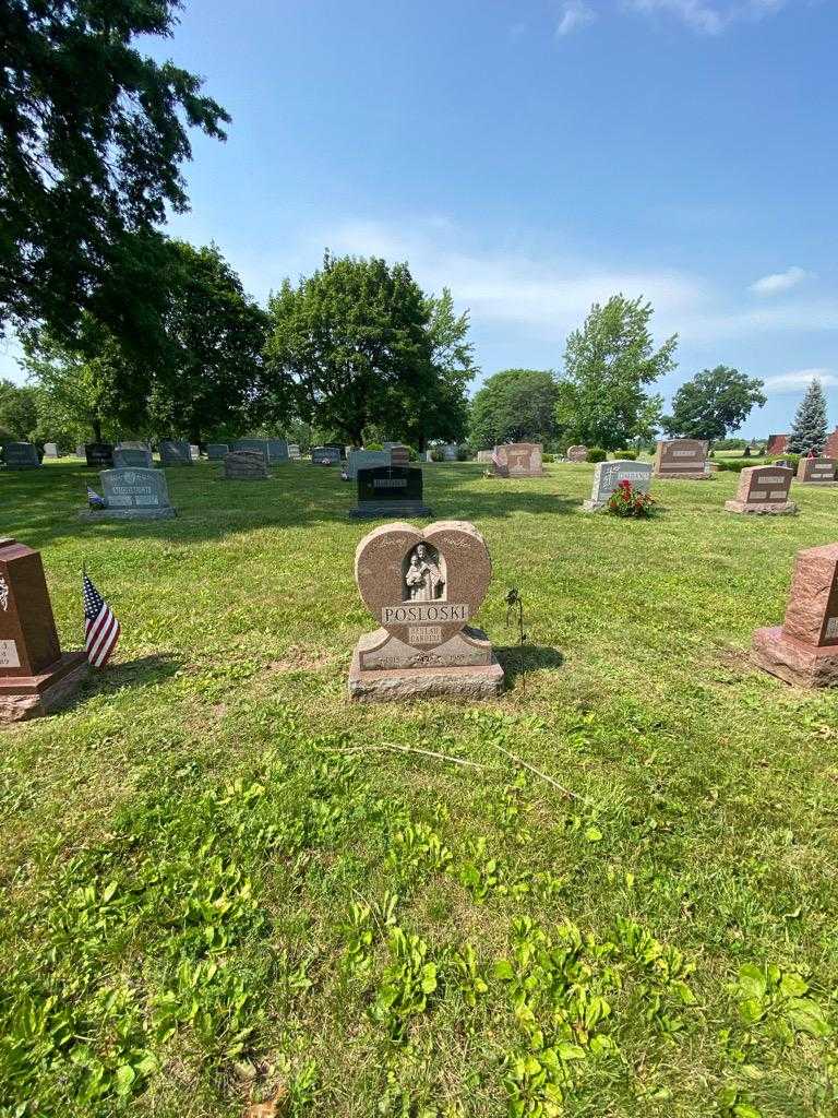 Beulah Carulli Posloski's grave. Photo 1