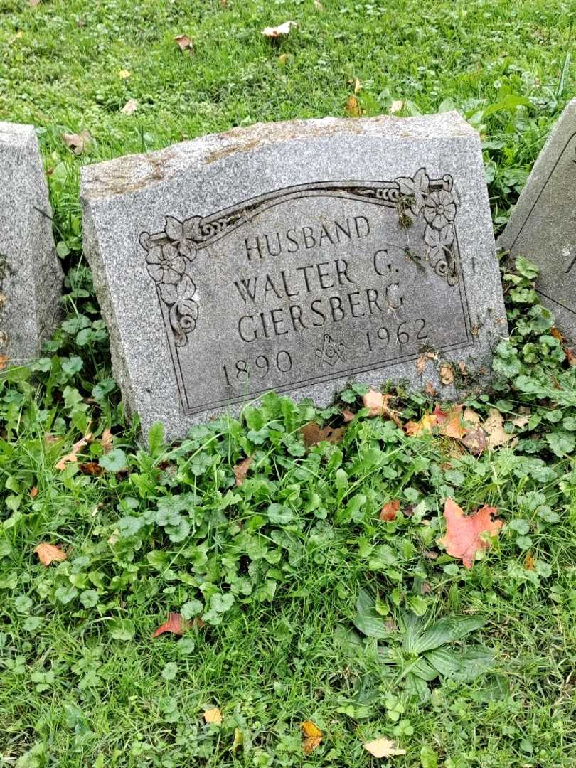 Walter G. Giersberg's grave. Photo 3