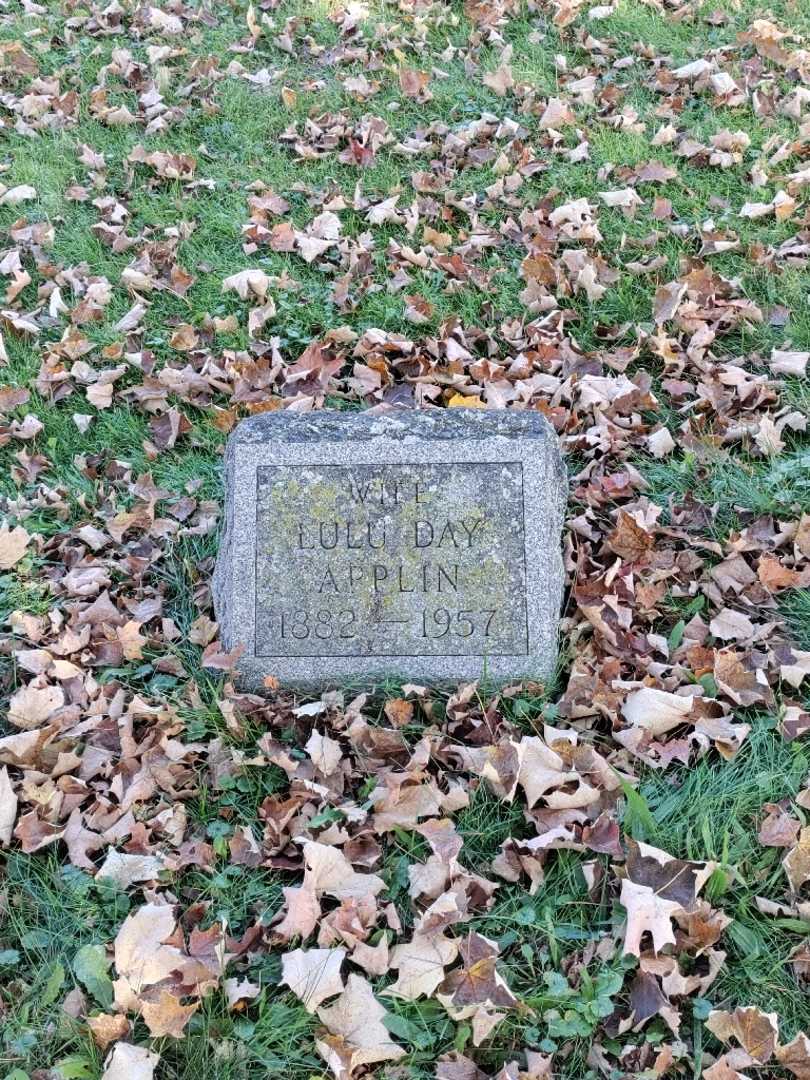 Lulu Applin's grave. Photo 2
