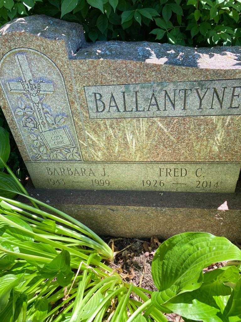 Fred C. Ballantyne's grave. Photo 3