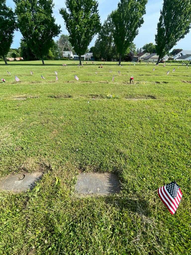 Mark Christopher Schadle's grave. Photo 1