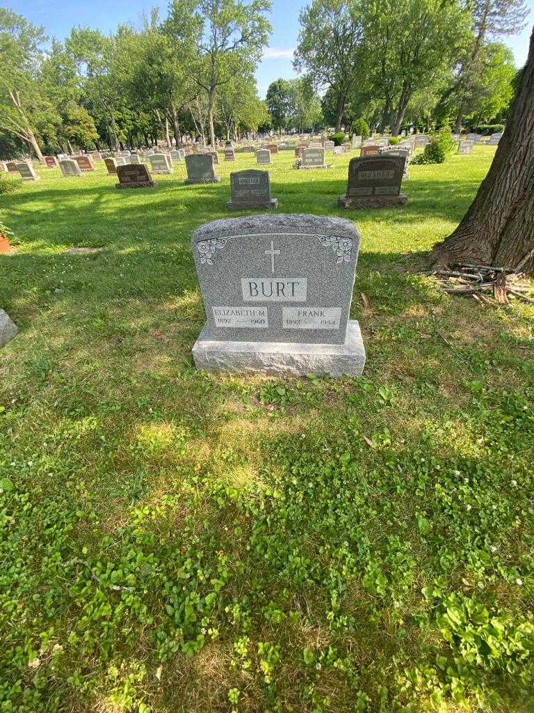 Frank Burt's grave. Photo 1