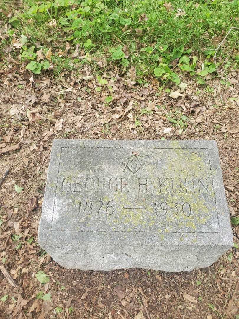George H. Kuhn's grave. Photo 3