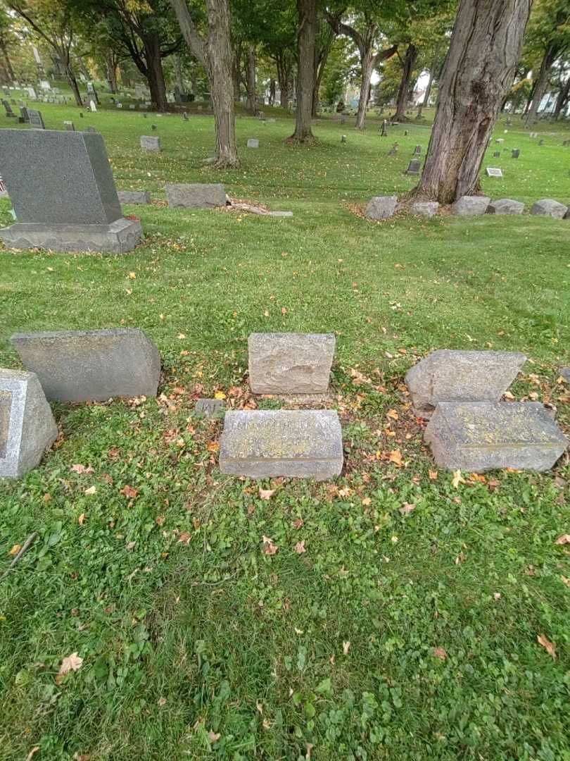 Emma M. Hegeman's grave. Photo 1