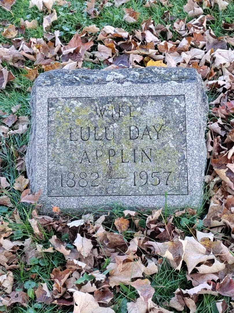 Lulu Applin's grave. Photo 3