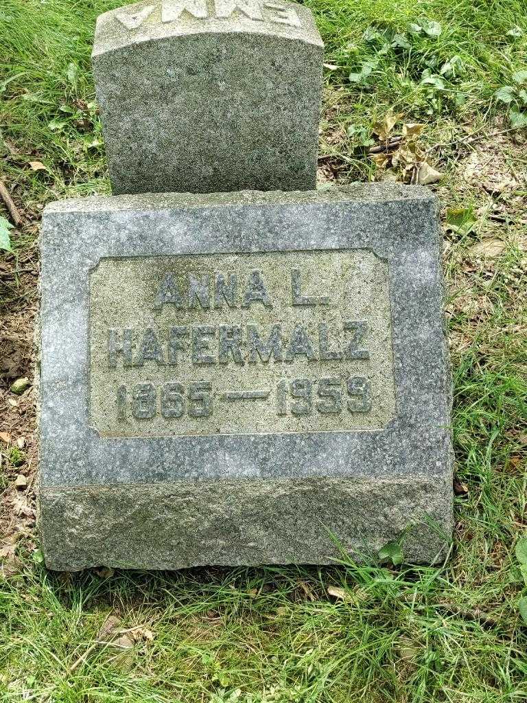 Anna L. Hafermalz's grave. Photo 4