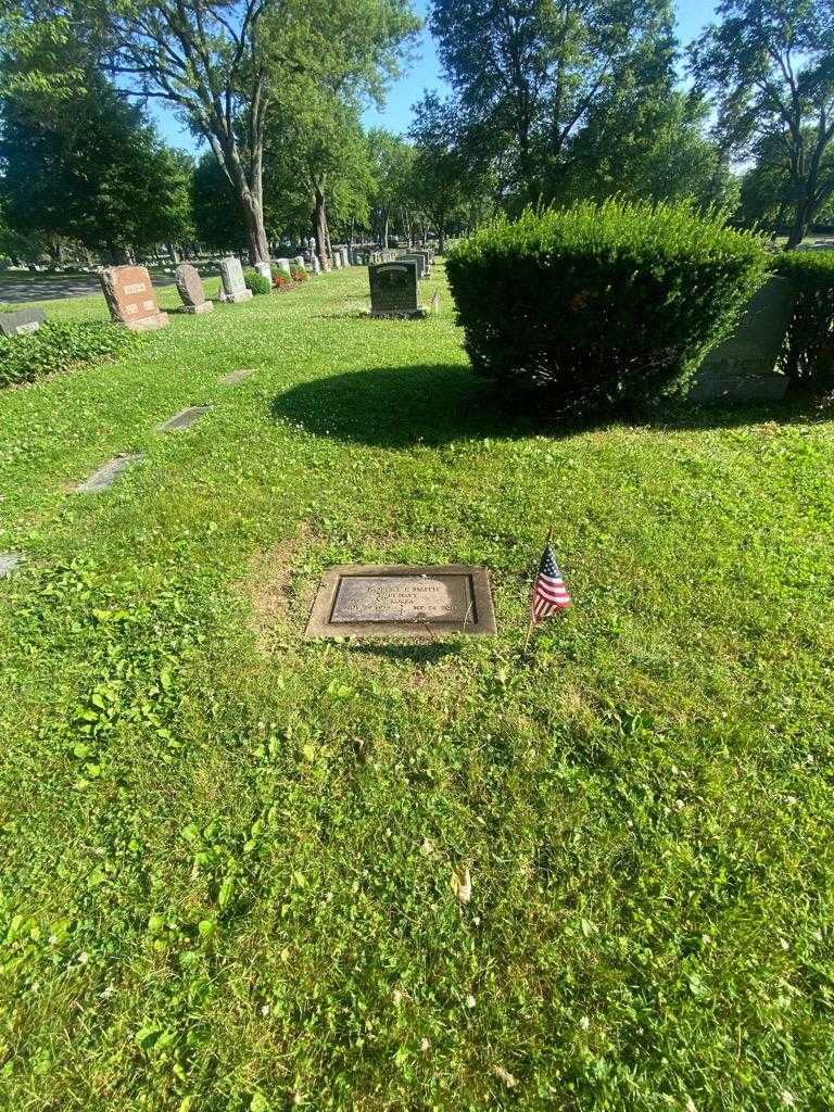 Robet E. Smith's grave. Photo 1