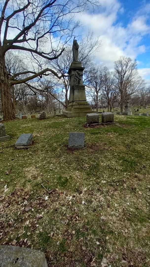 Lawrence Reasel's grave. Photo 15
