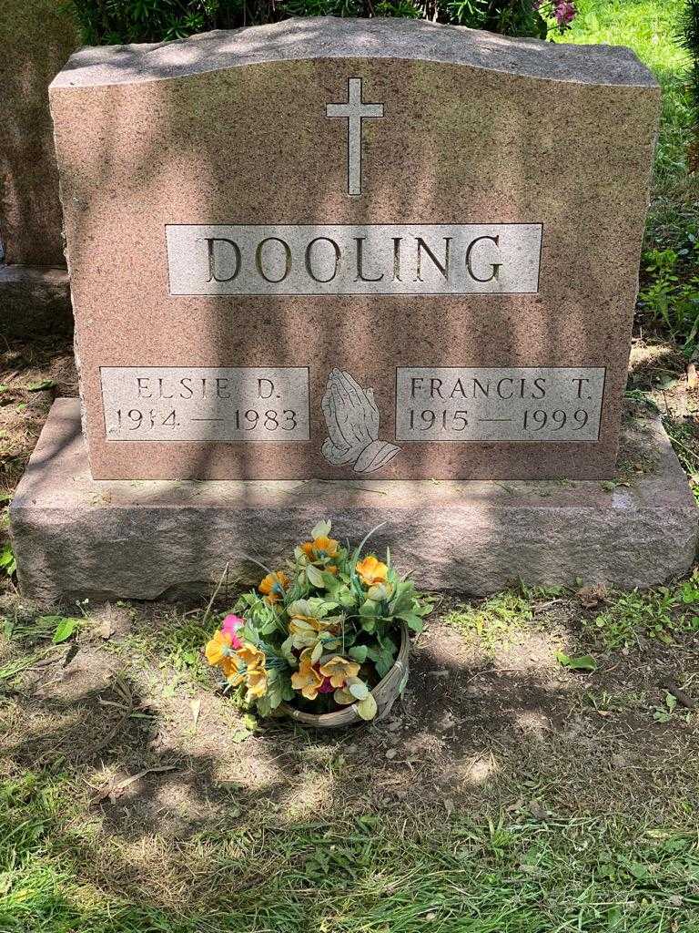 Elsie D. Dooling's grave. Photo 3