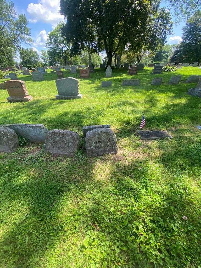 Florence Mcleod's grave. Photo 1