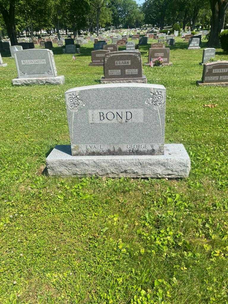 Eva L. Bond's grave. Photo 2