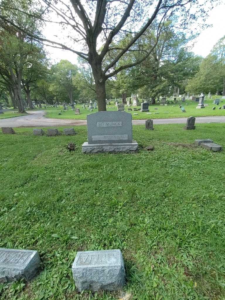 George J. Schmunck Junior's grave. Photo 1