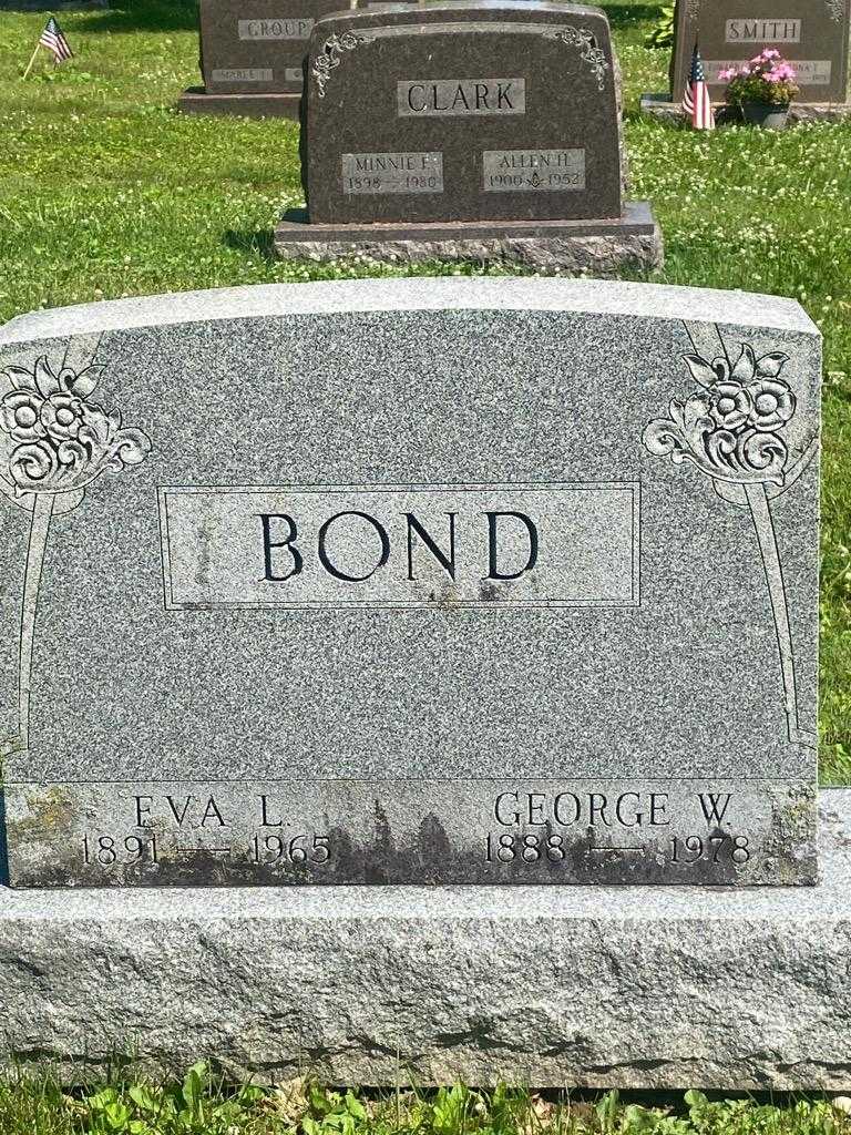 Eva L. Bond's grave. Photo 3