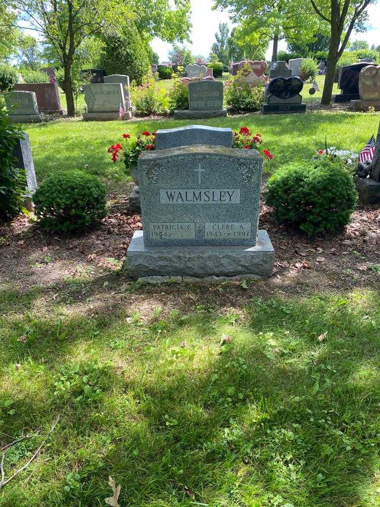 Clere A. Walmsley's grave. Photo 2