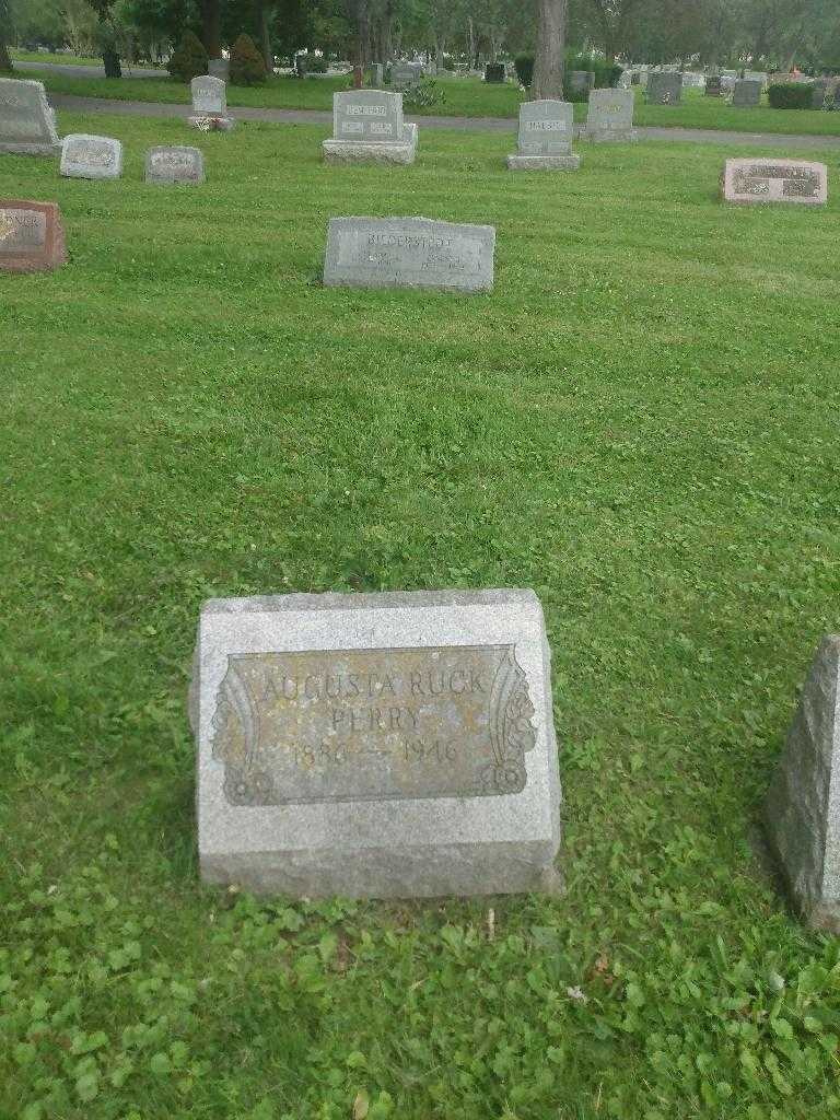 Augusta Ruck Perry's grave. Photo 3