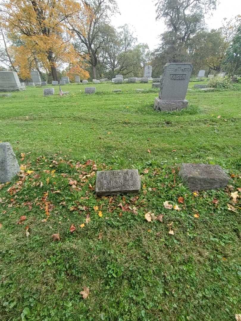 Florence May Kaiser's grave. Photo 1