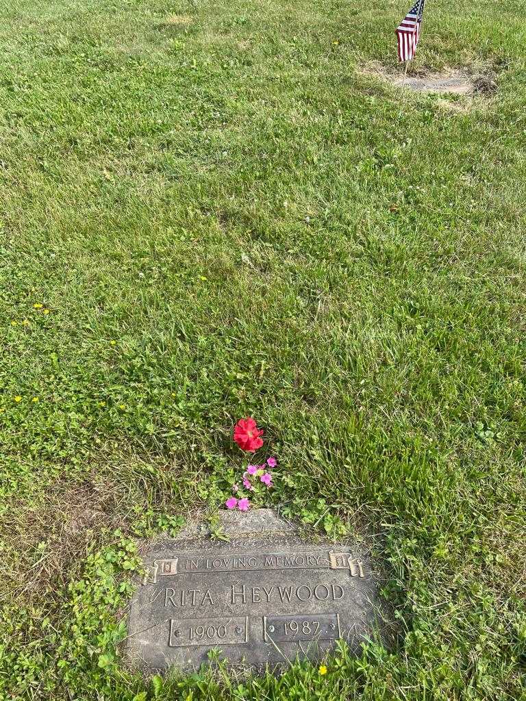 Rita Heywood's grave. Photo 2