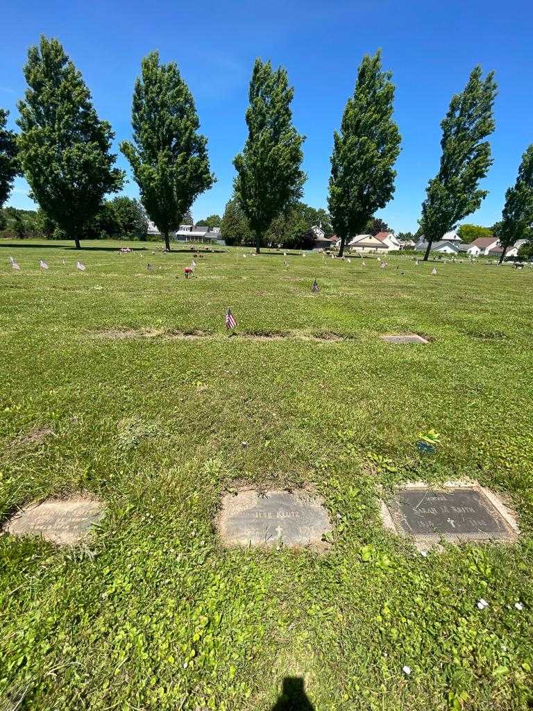 Ilse Klutz's grave. Photo 2