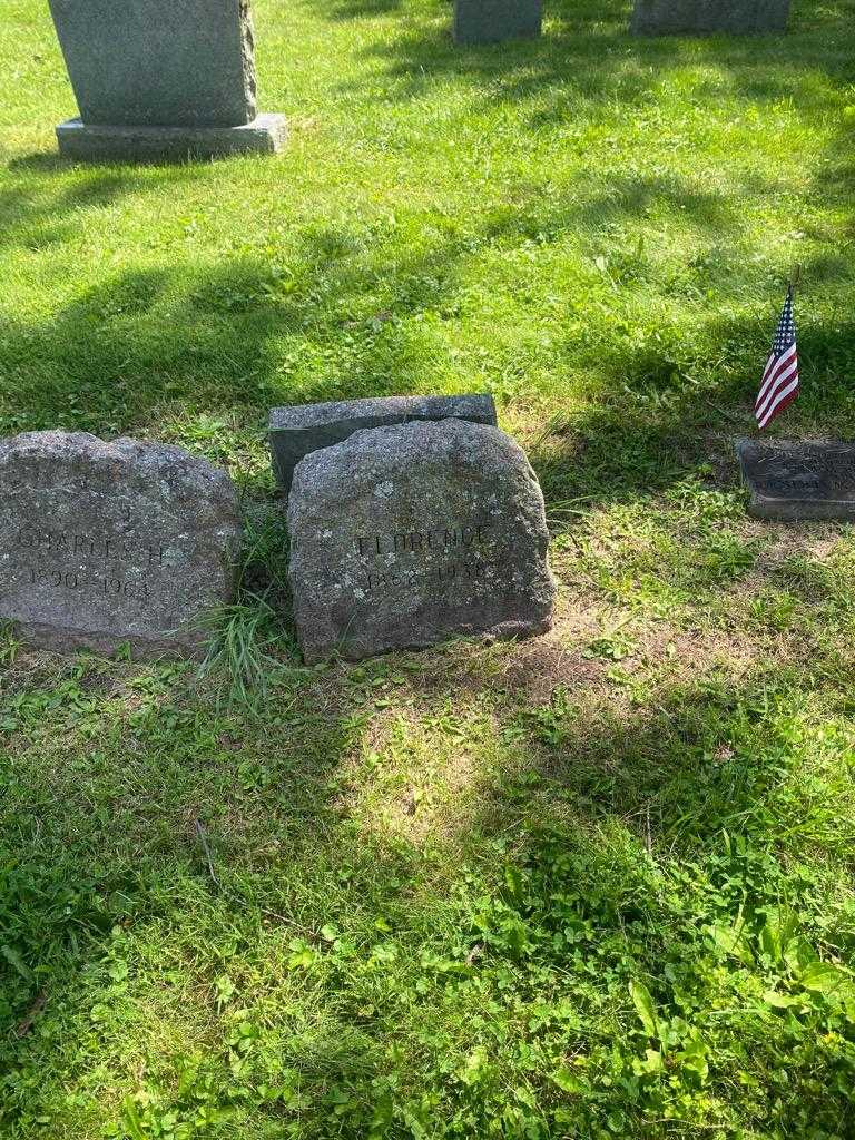 Florence Mcleod's grave. Photo 2