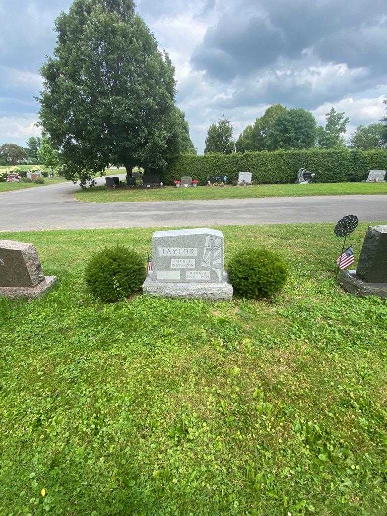 Rick J. Taylor's grave. Photo 2