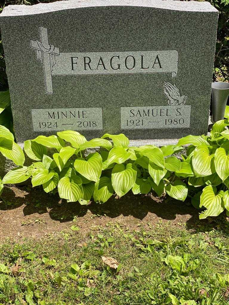 Minnie Fragola's grave. Photo 3