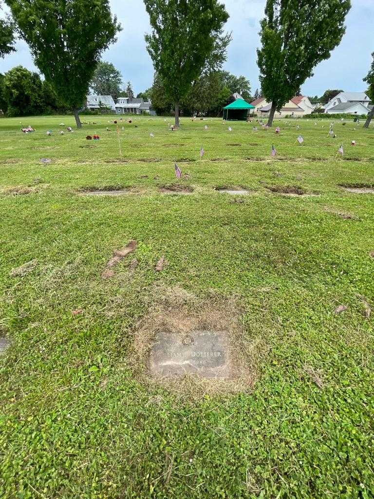 William L. Dotterer's grave. Photo 1