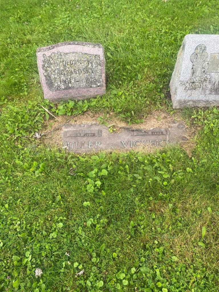 Ruth E. Miller's grave. Photo 2