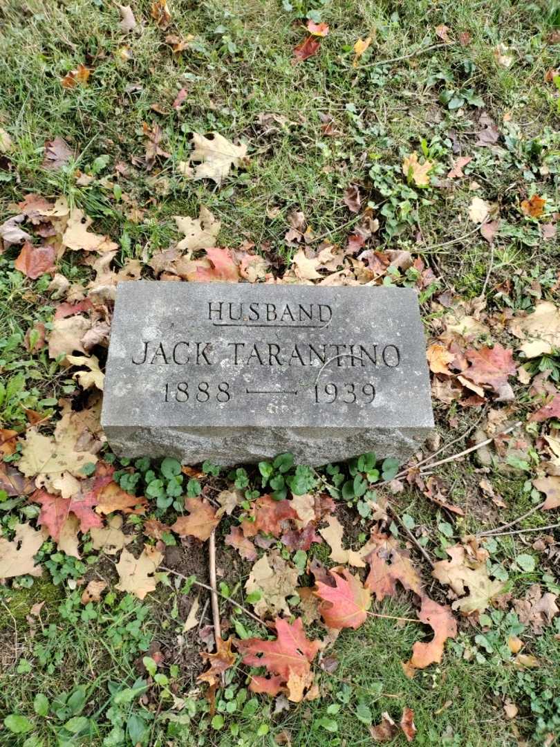 Jack Tarantino's grave. Photo 2