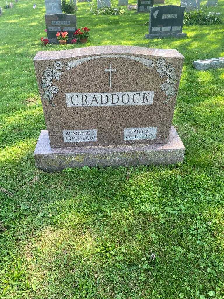 Jack A. Craddock's grave. Photo 2