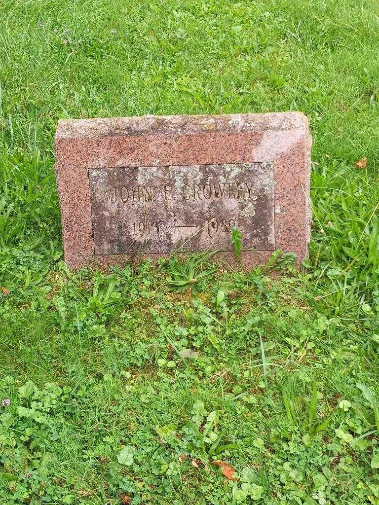 John E. Crowley's grave. Photo 3