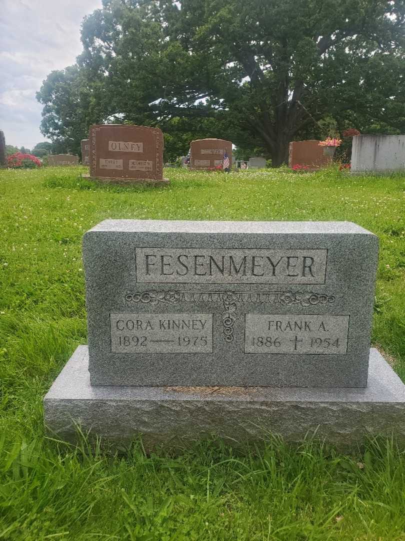 Cora H. Fesenmeyer Kinney's grave. Photo 3