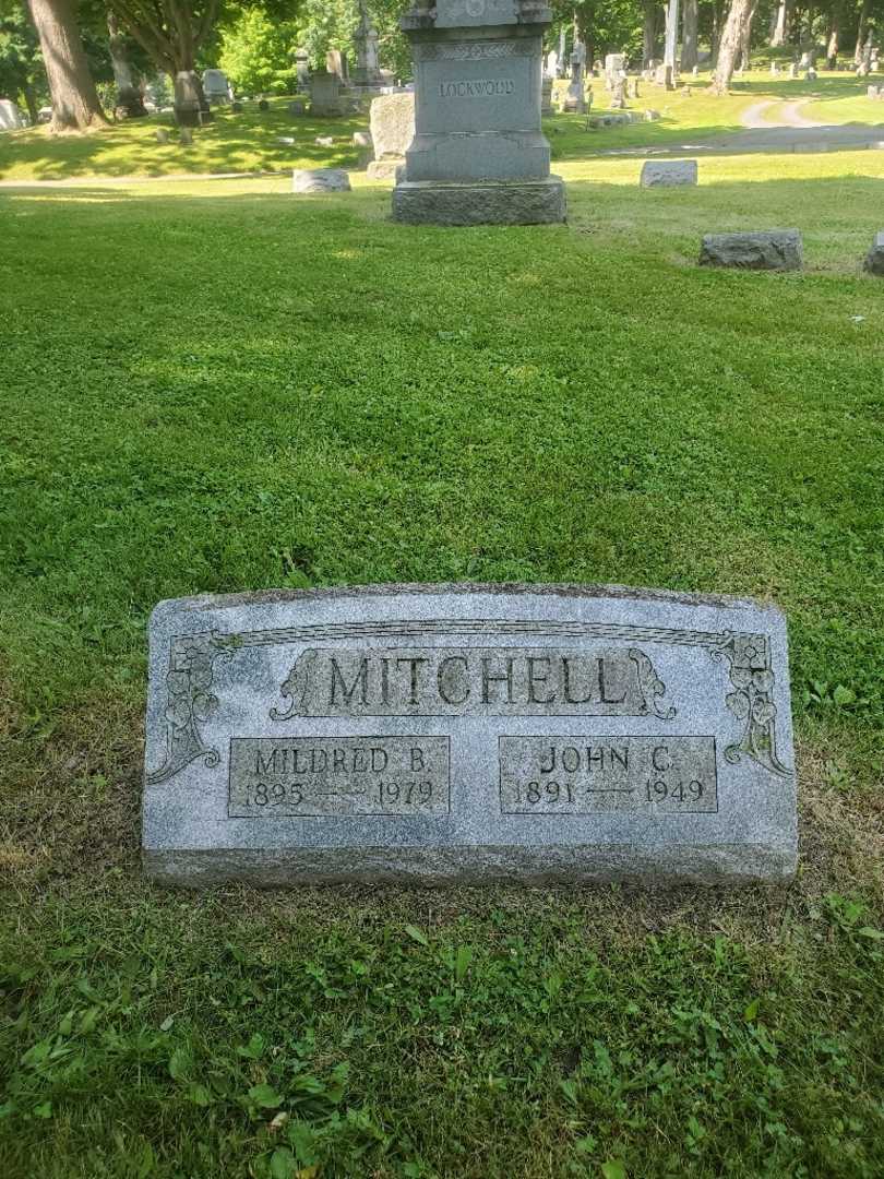 Mildred B. Mitchell's grave. Photo 2