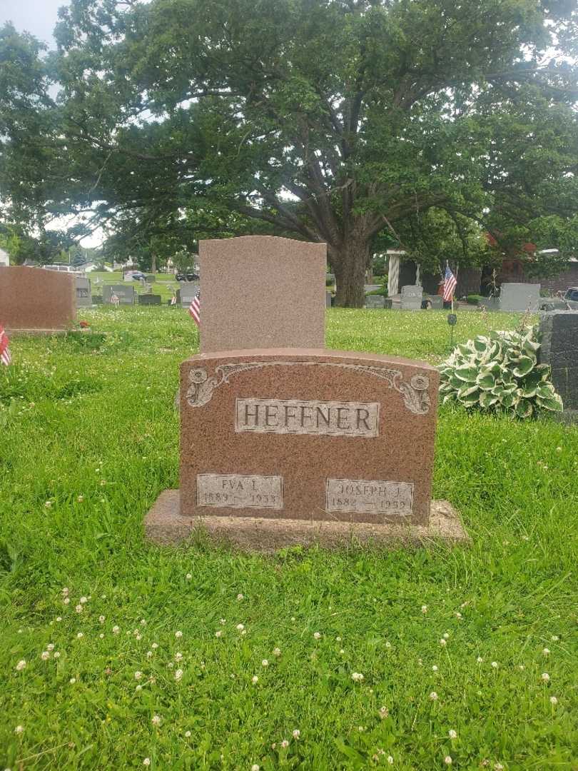 Joseph J. Heffner's grave. Photo 2