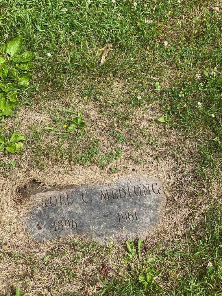 Garold C. Medlong's grave. Photo 2