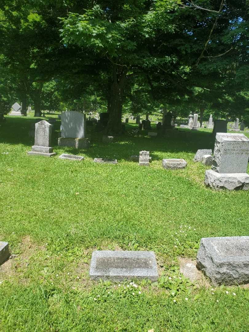 Amanda C. Fischer's grave. Photo 2