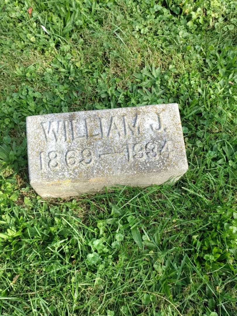William J. Kuntzsch's grave. Photo 3