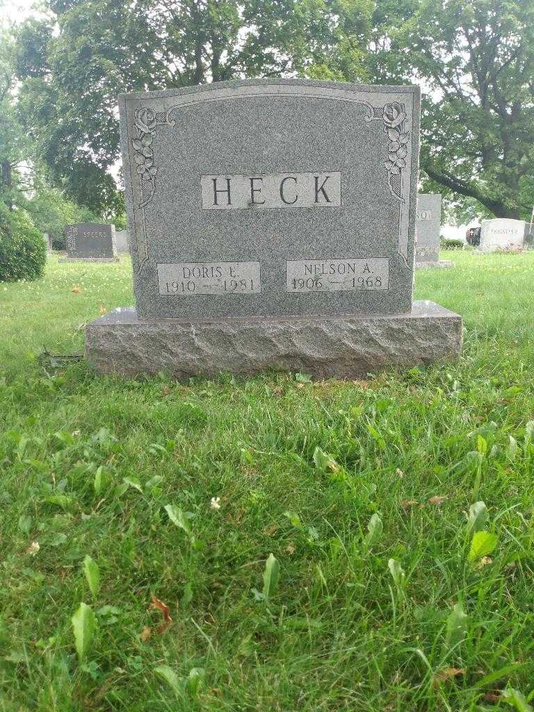 Doris E. Heck's grave. Photo 1