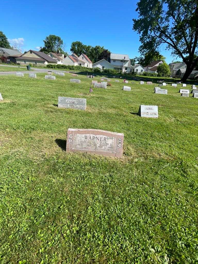 Irma R. Warner's grave. Photo 1
