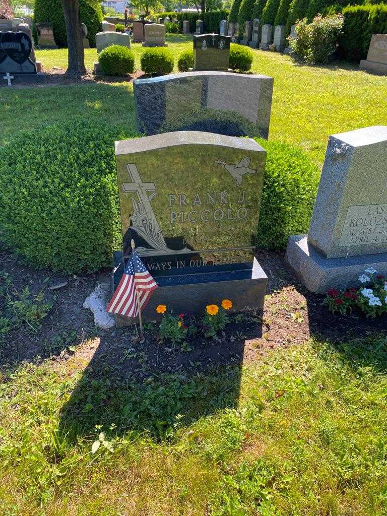 Frank J. Piccolo's grave. Photo 2