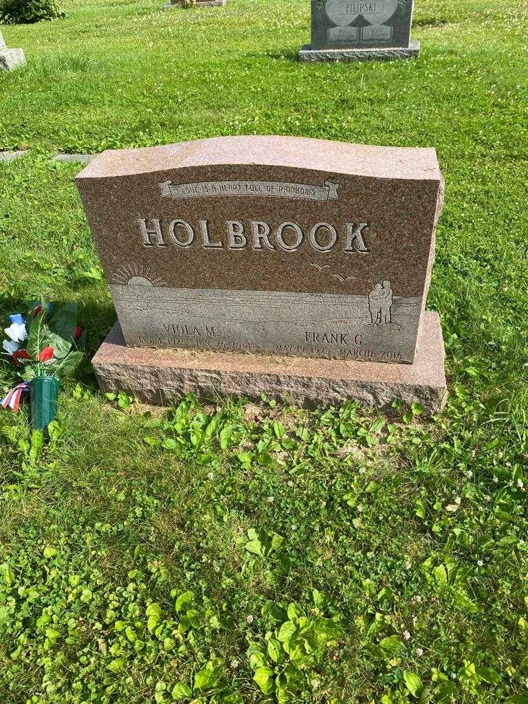 Viola M. Holbrook's grave. Photo 2