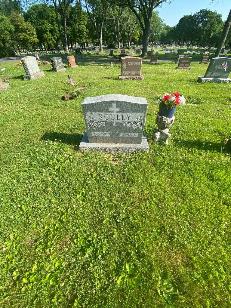 Thomas F. Scully's grave. Photo 1