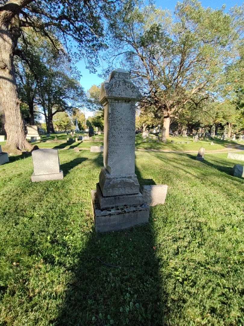 Clayton F. Henry's grave. Photo 1