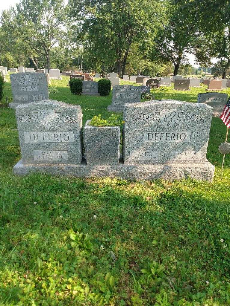 Anita Deferio's grave. Photo 2