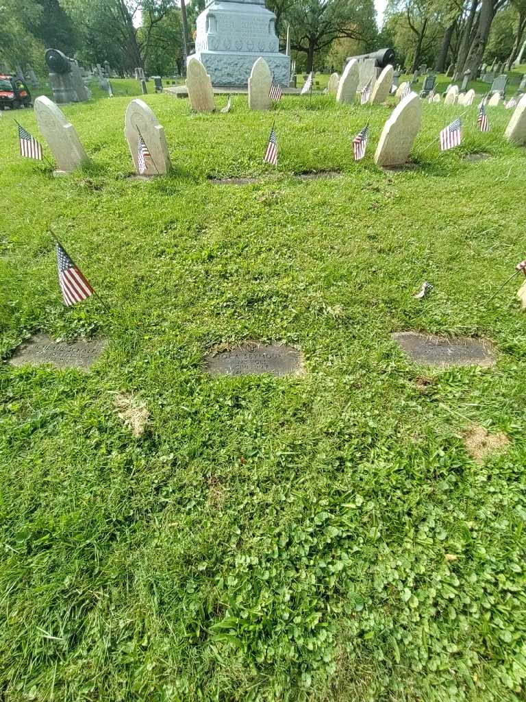 Ora Seymour's grave. Photo 1