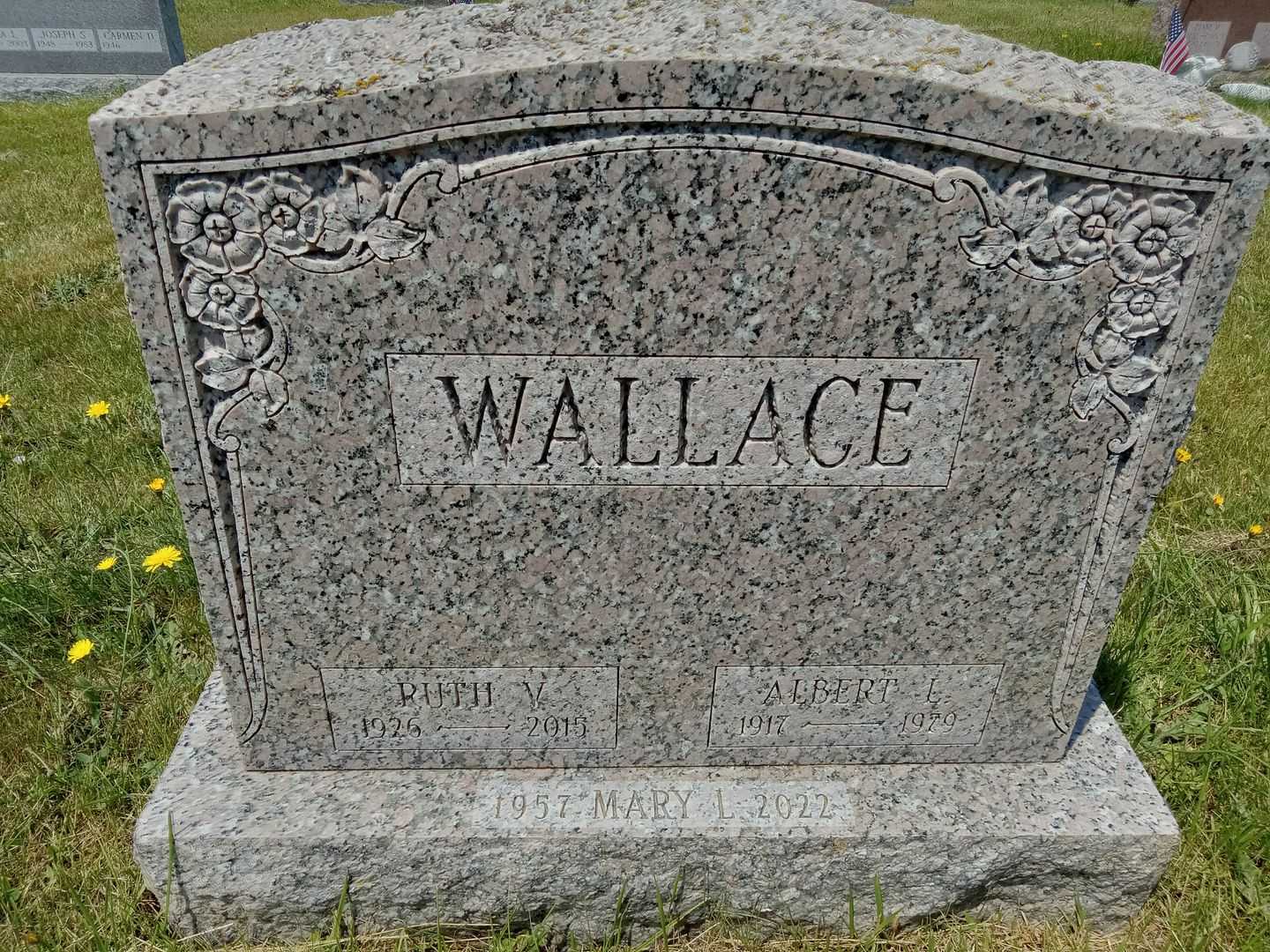 Mary Louise Wallace's grave. Photo 2