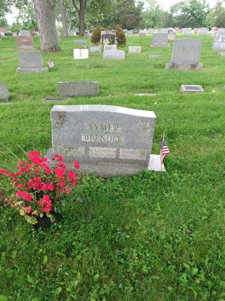 Raymond E. Symer's grave. Photo 1