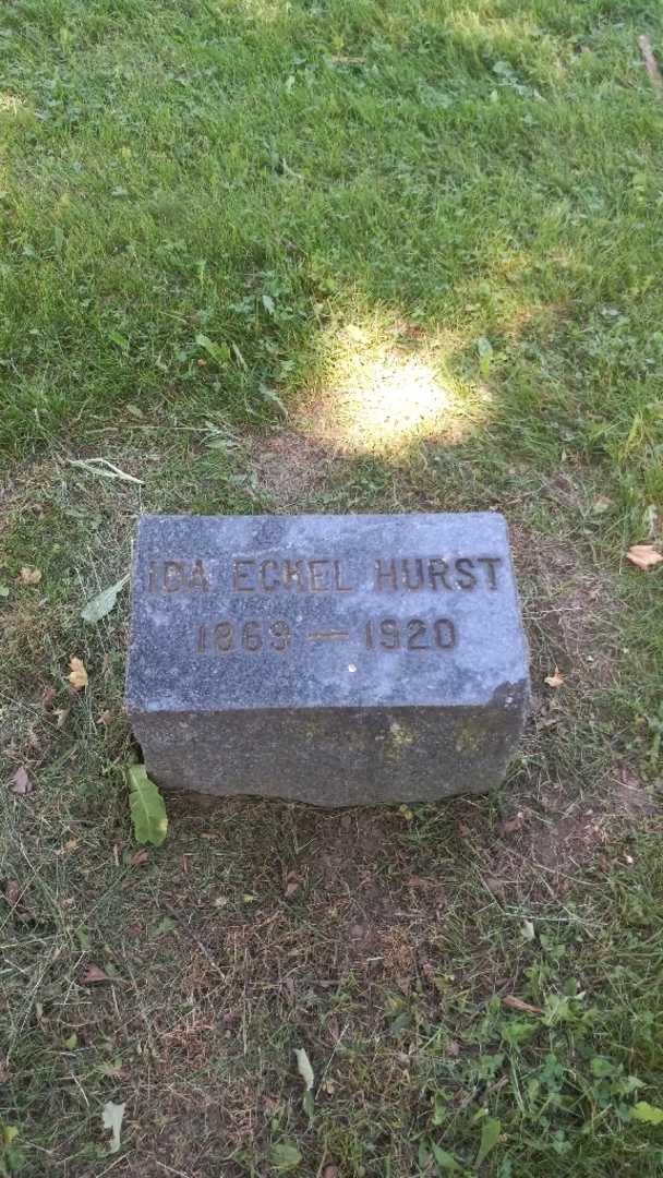 Ida Hurst's grave. Photo 3