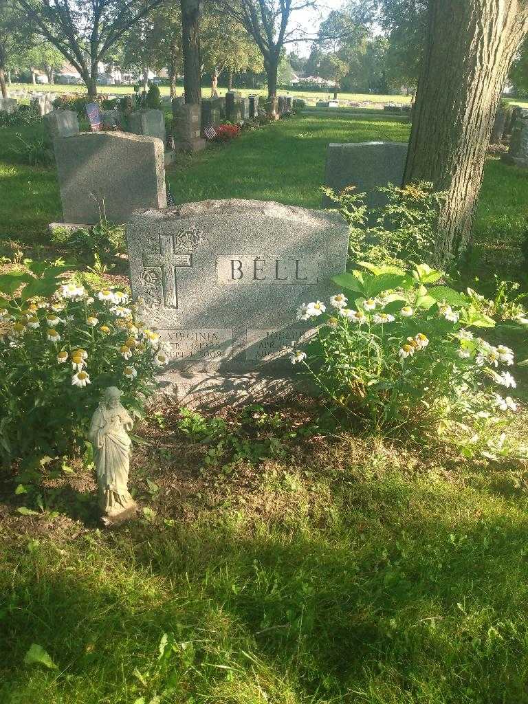 Joseph Bell's grave. Photo 1