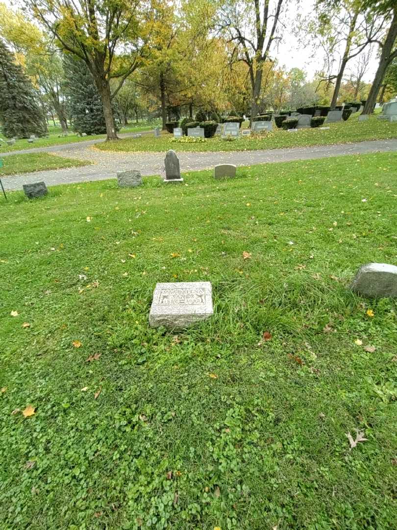 Magdalena W. Daner's grave. Photo 1